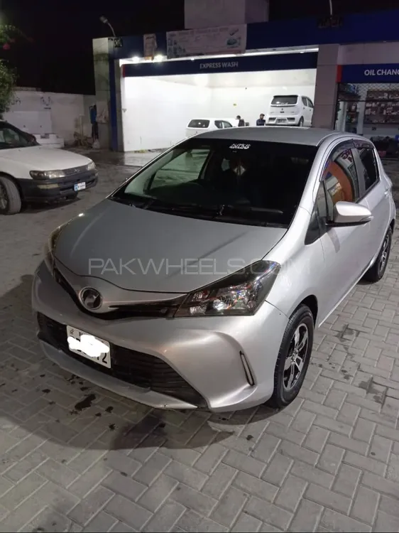 Toyota Vitz 2014 for Sale in Attock Image-1