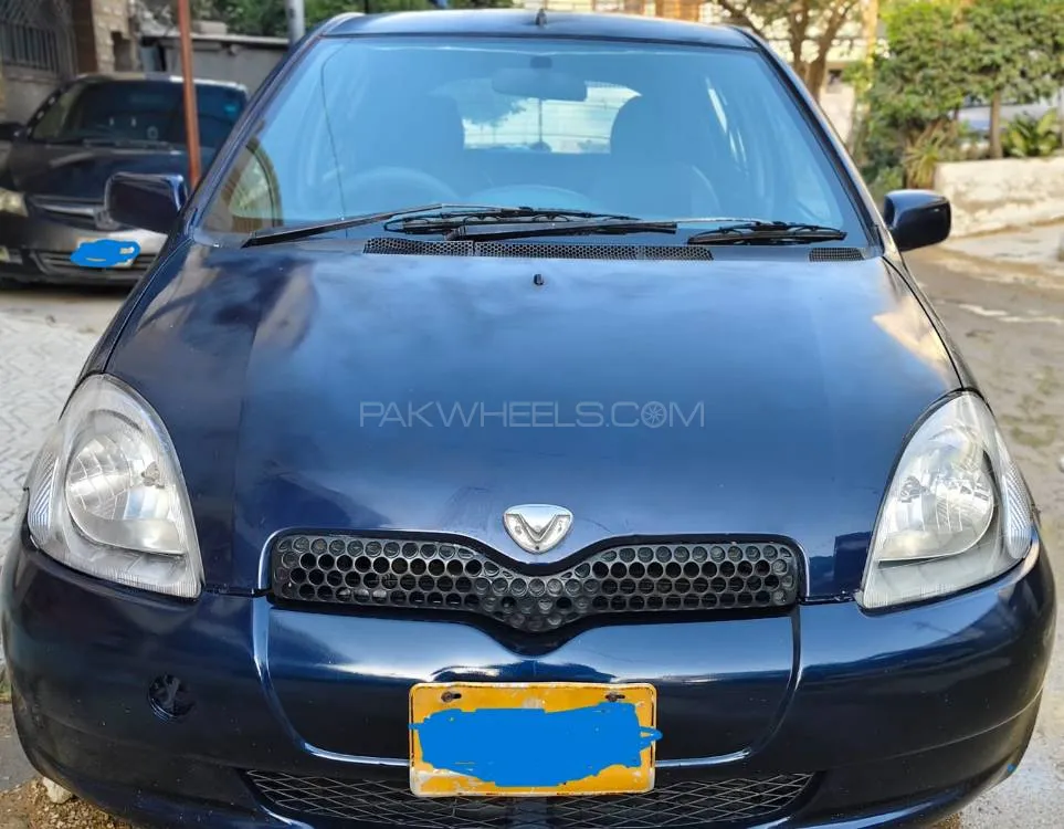 Toyota Vitz 2000 for Sale in Karachi Image-1