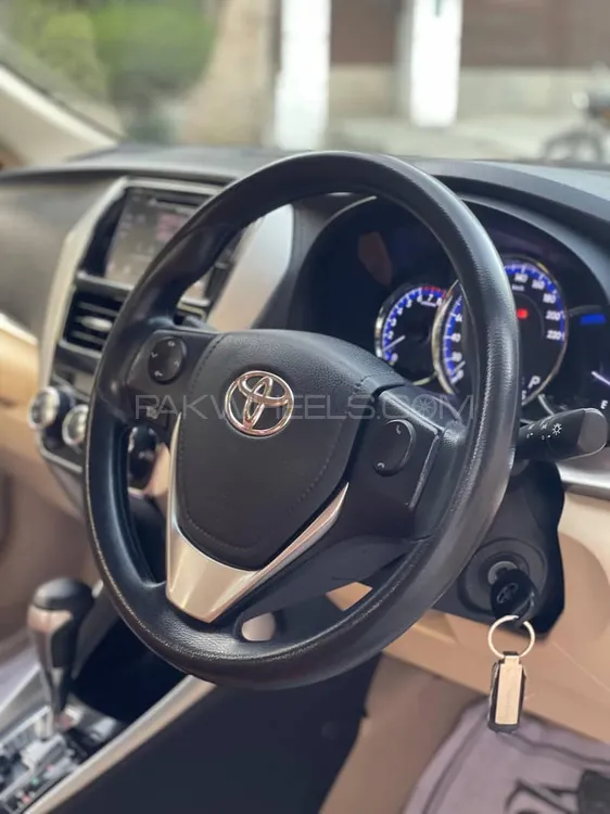 Toyota Yaris Sedan 2021 for Sale in Karachi Image-1