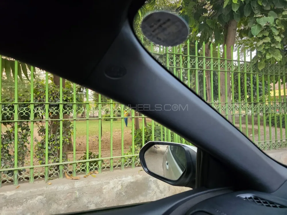 Toyota Yaris Hatchback 2020 for Sale in Multan Image-1