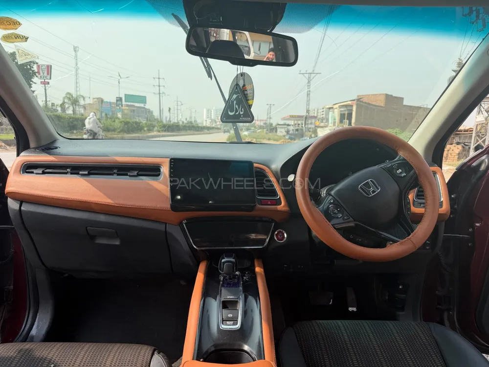 Honda Vezel 2014 for Sale in Peshawar Image-1