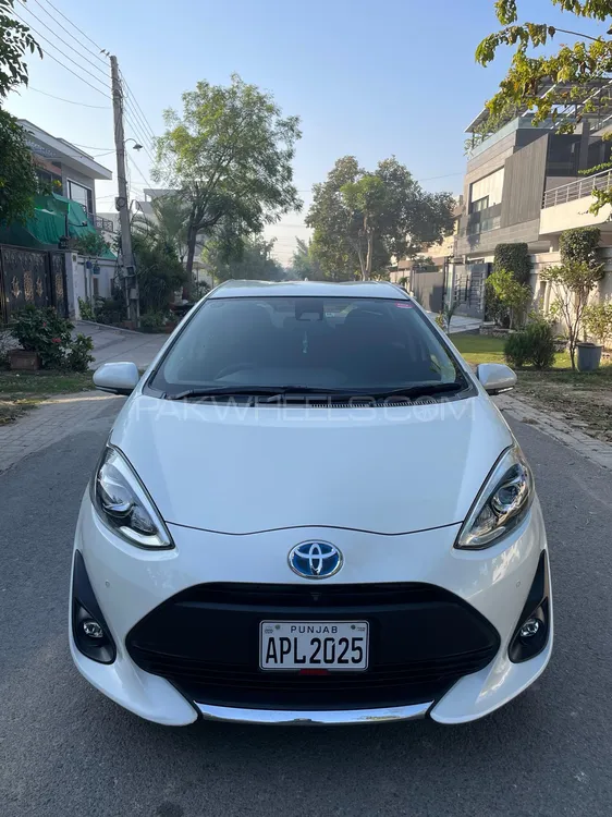 Toyota Aqua 2021 for Sale in Lahore Image-1