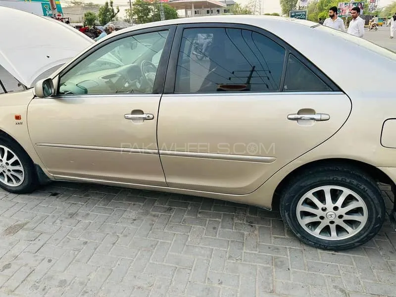 Toyota Camry 2004 for Sale in Kasur Image-1