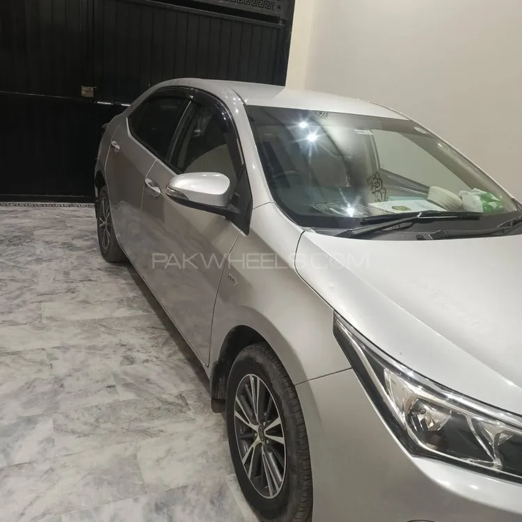 Toyota Corolla 2017 for Sale in Faisalabad Image-1