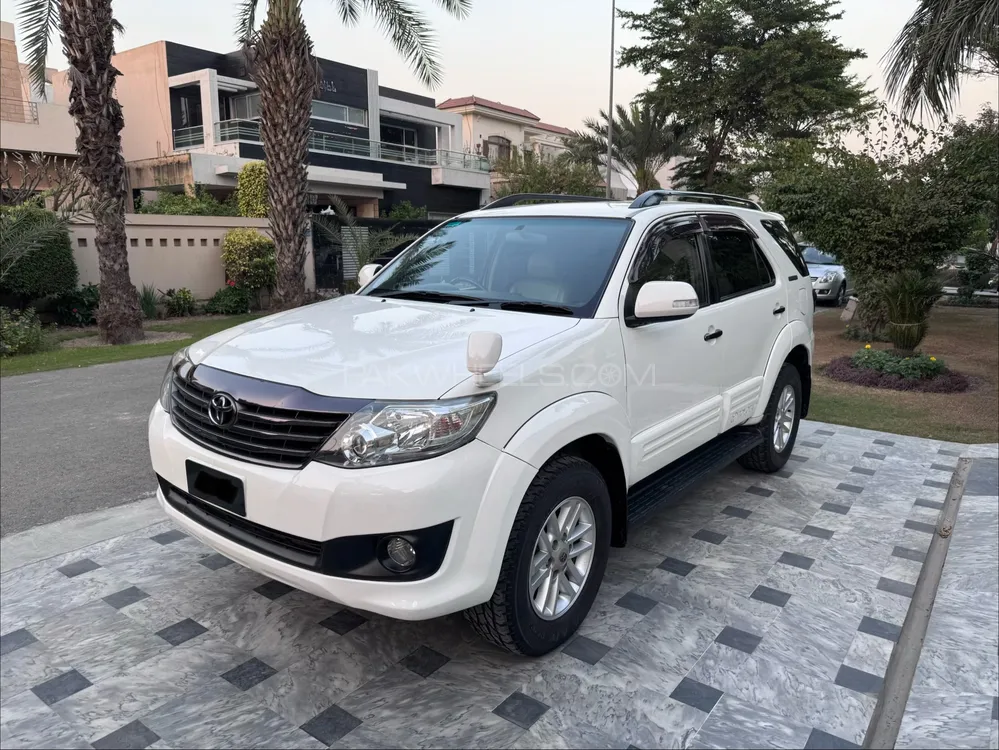 Toyota Fortuner 2015 for Sale in Lahore Image-1