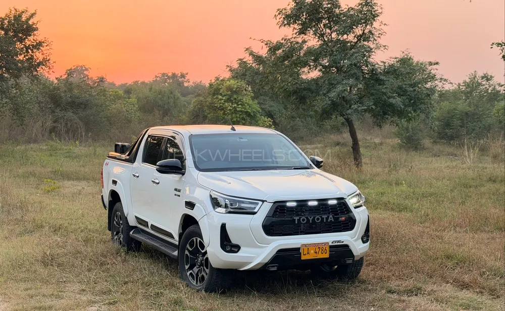 Toyota Hilux 2021 for Sale in Islamabad Image-1