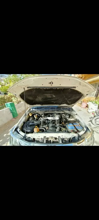 Toyota Hilux 2012 for Sale in Karachi Image-1