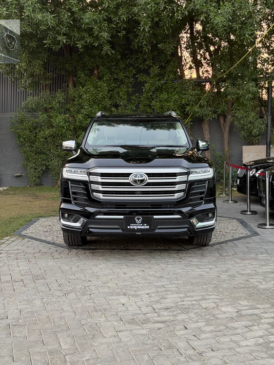 ٹویوٹا لینڈ کروزر 2023 for Sale in لاہور Image-1