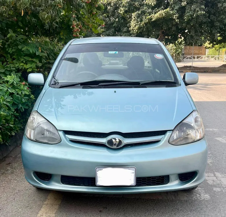 Toyota Platz 2004 for Sale in Islamabad Image-1