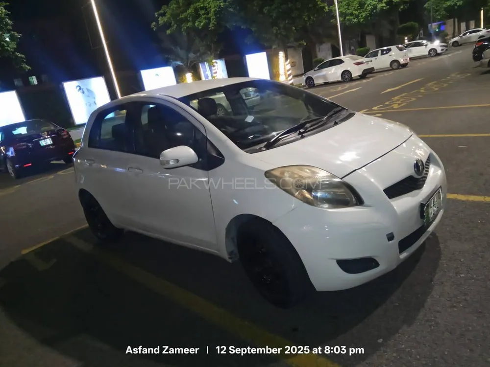 Toyota Vitz 2009 for Sale in Lahore Image-1
