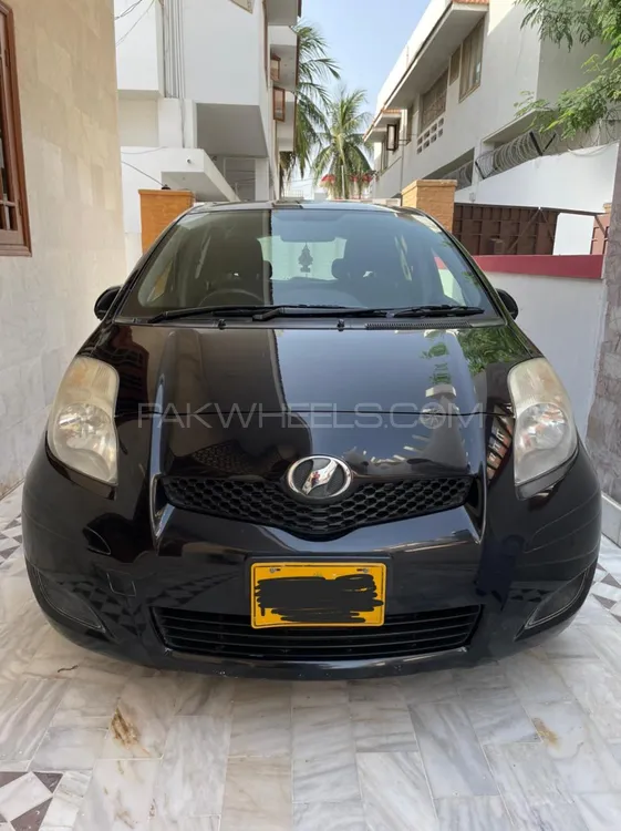 Toyota Vitz 2009 for Sale in Karachi Image-1