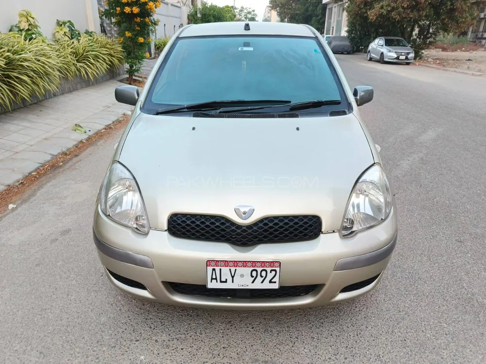 Toyota Vitz 2002 for Sale in Karachi Image-1