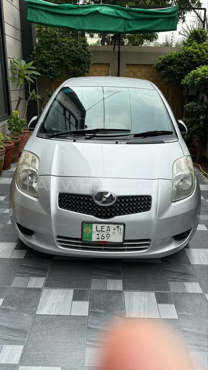Toyota Vitz 2011 for Sale in Lahore Image-1