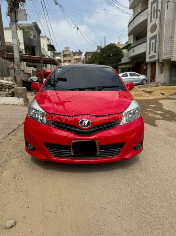 Toyota Vitz 2012 for Sale in Karachi Image-1