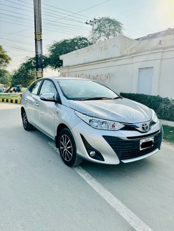 Toyota Yaris Sedan 2021 for Sale in Burewala Image-1