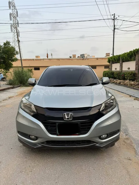 Honda Vezel 2014 for Sale in Karachi Image-1