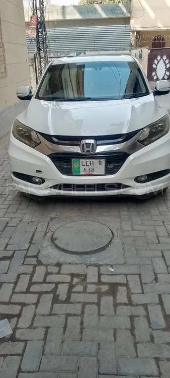 Honda Vezel 2014 for Sale in Lahore Image-1