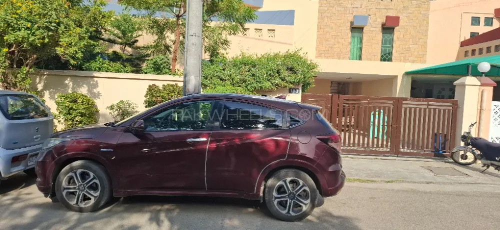 Honda Vezel 2015 for Sale in Karachi Image-1