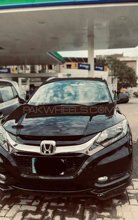 Honda Vezel 2016 for Sale in Islamabad Image-1