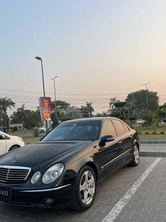 Mercedes Benz E Class 2005 for Sale in Lahore Image-1