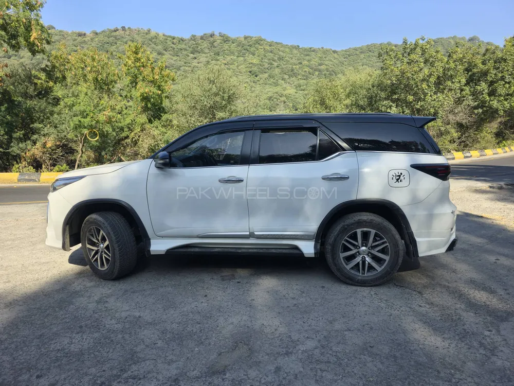 Toyota Fortuner 2018 for Sale in Faisalabad Image-1