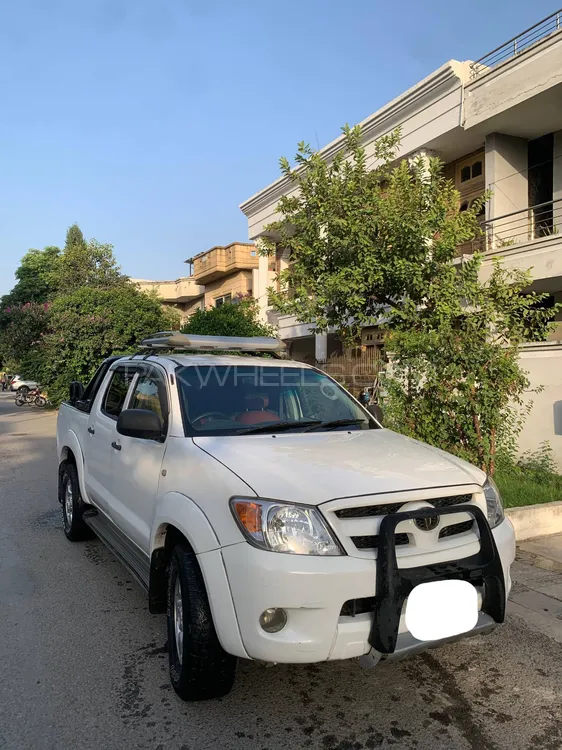 Toyota Hilux 2009 for Sale in Islamabad Image-1