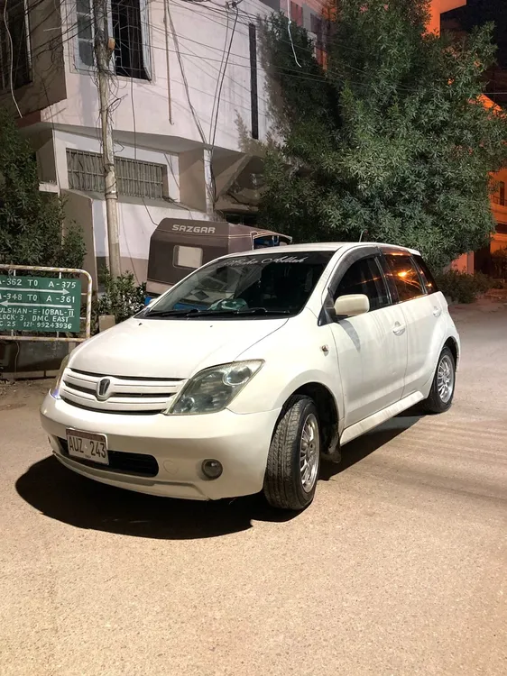 Toyota IST 2005 for Sale in Karachi Image-1