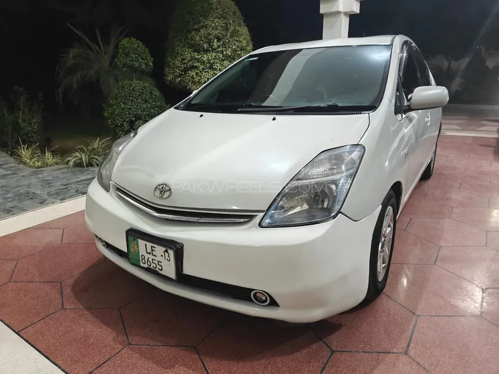 Toyota Prius 2007 for Sale in Lahore Image-1