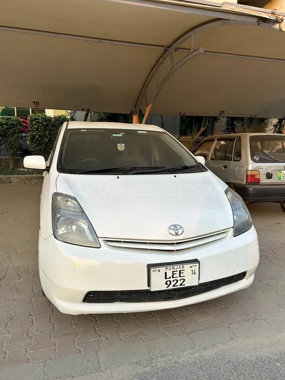 Toyota Prius 2010 for Sale in Lahore Image-1