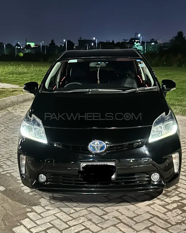 Toyota Prius 2013 for Sale in Lahore Image-1