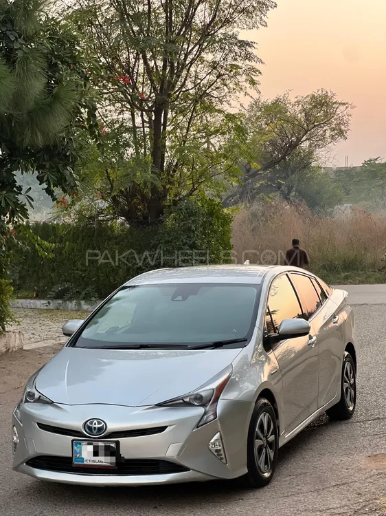 Toyota Prius 2016 for Sale in Islamabad Image-1
