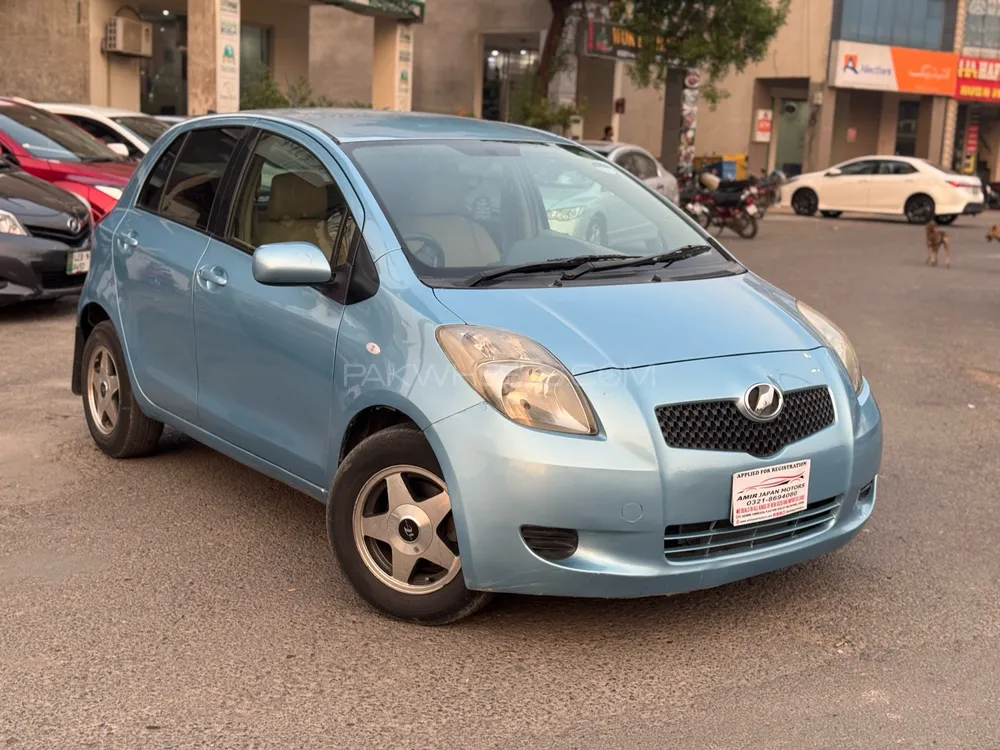 Toyota Vitz 2006 for Sale in Lahore Image-1