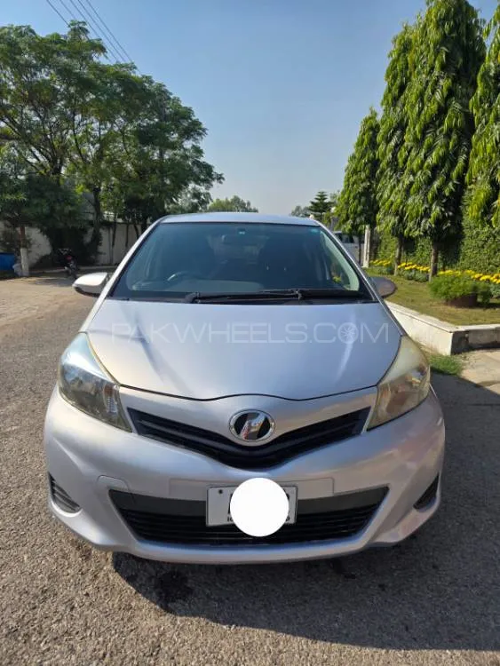 Toyota Vitz 2013 for Sale in Islamabad Image-1