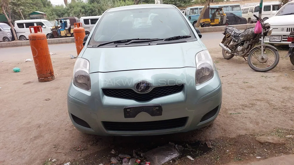 Toyota Vitz 2010 for Sale in Karachi Image-1