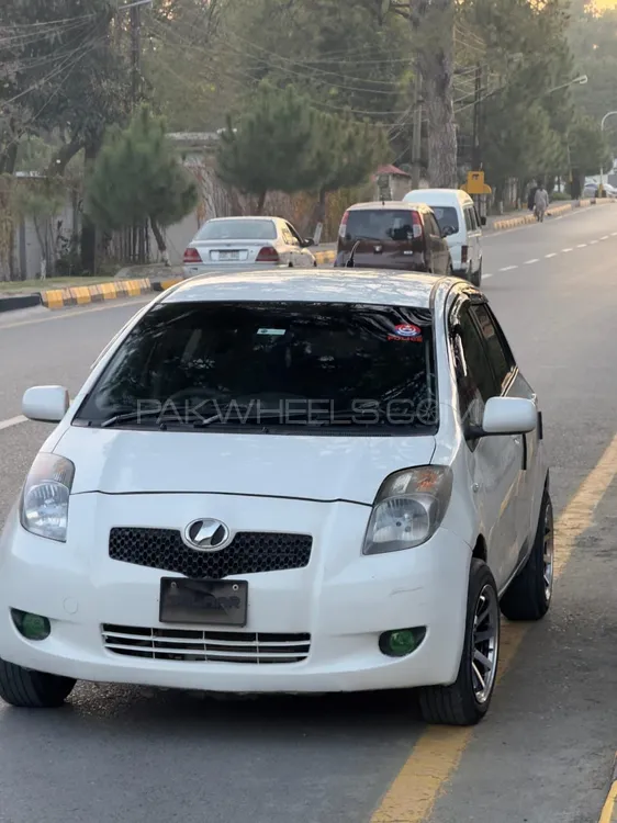 Toyota Vitz 2005 for Sale in Abbottabad Image-1
