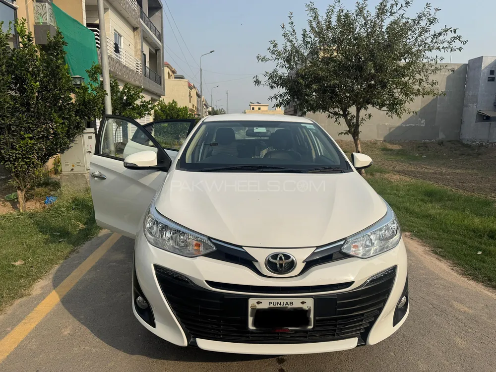 Toyota Yaris Sedan 2023 for Sale in Lahore Image-1