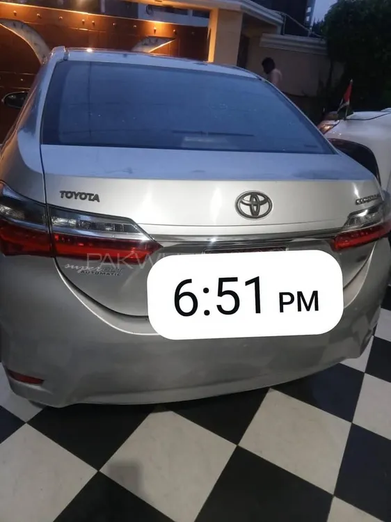 Toyota Corolla 2017 for Sale in Karachi Image-1