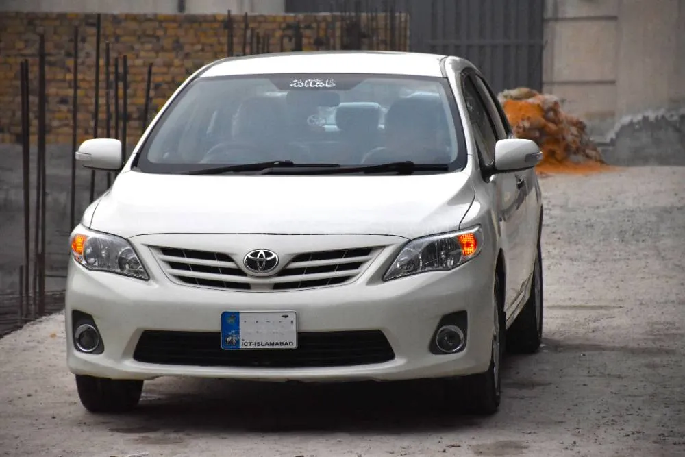 Toyota Corolla 2014 for Sale in Peshawar Image-1
