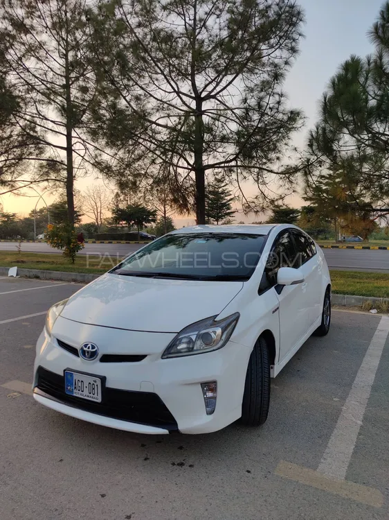 Toyota Prius 2014 for Sale in Islamabad Image-1