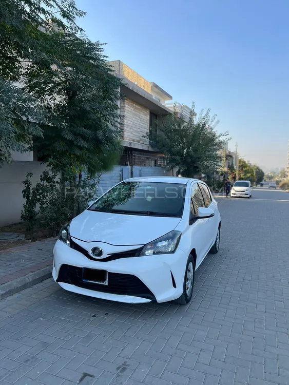 Toyota Vitz 2014 for Sale in Islamabad Image-1