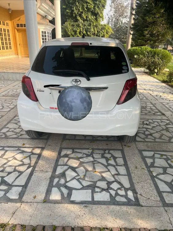 Toyota Vitz 2013 for Sale in Peshawar Image-1