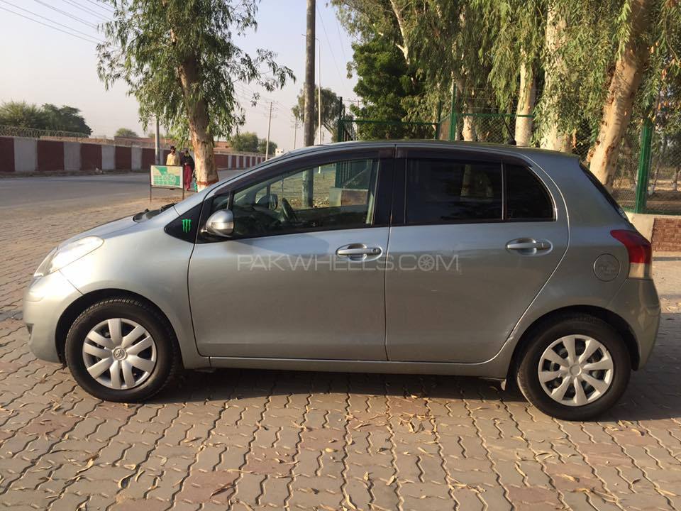Toyota Vitz 2008 for Sale in Lahore Image-1