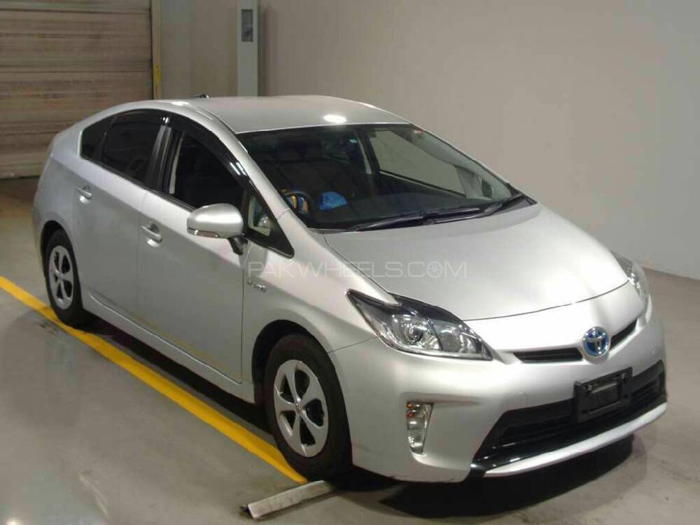Toyota Prius 2013 for Sale in Lahore Image-1