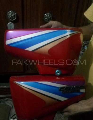 Honda 125 tanki tapy original colour red Image-1