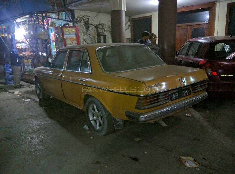 Mercedes Benz 240 Gd 1977 for Sale in Lahore Mercedes Benz 240 Gd 1977 for Sale in Lahore Image-6