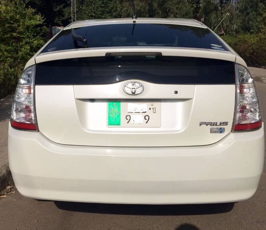 Toyota Prius 2007 for Sale in Lahore Image-1