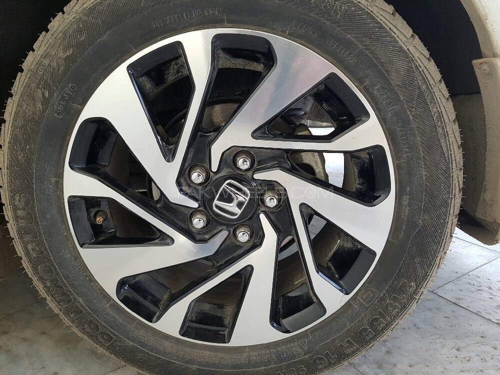 Civic 2016 Rims Tyres Image-1