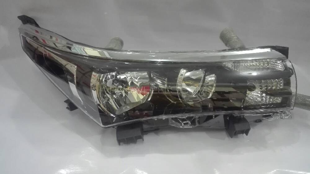 Head Light RH Corolla 2014-2017 Genuine -MC Image-1