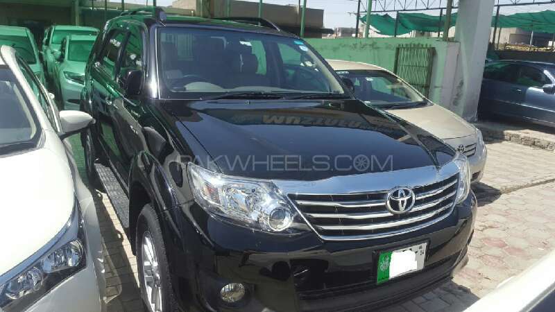 Toyota Fortuner 2013 for Sale in Lahore Image-1