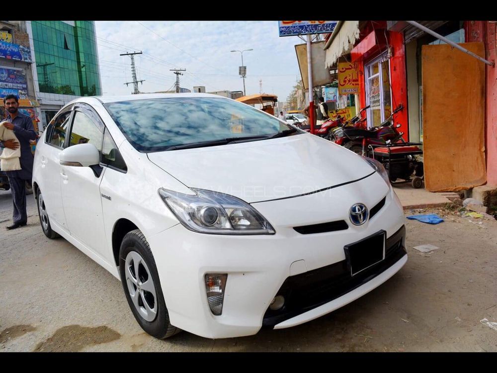 Toyota Prius 2013 for Sale in Talagang Image-1